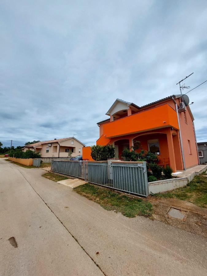 Apartman Zeljo Galižana Eksteriør bilde
